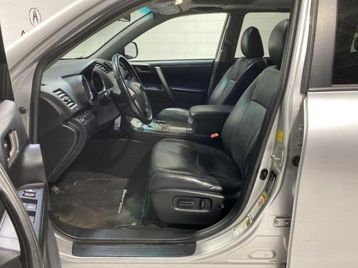 2010 Toyota Highlander SE
