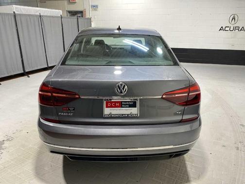 2017 Volkswagen Passat 1.8T R-Line