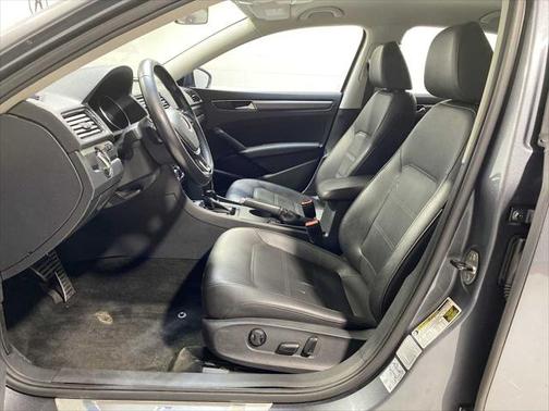2017 Volkswagen Passat 1.8T R-Line