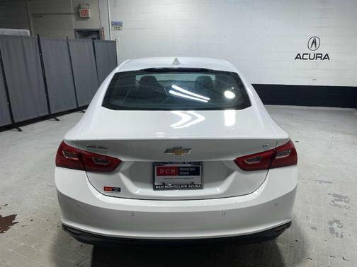 Summit White 2024 Chevrolet Malibu LT
