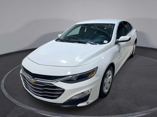 Summit White 2024 Chevrolet Malibu LT