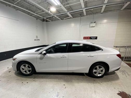 Summit White 2024 Chevrolet Malibu LT