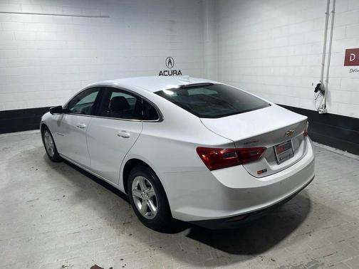 Summit White 2024 Chevrolet Malibu LT