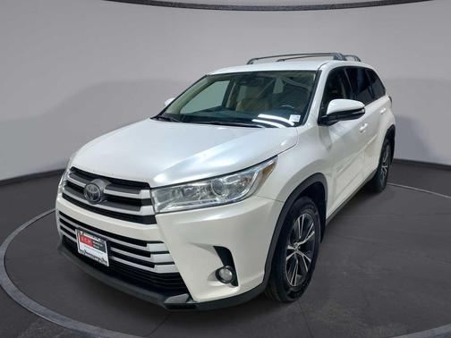 Blizzard Pearl 2019 Toyota Highlander LE Plus
