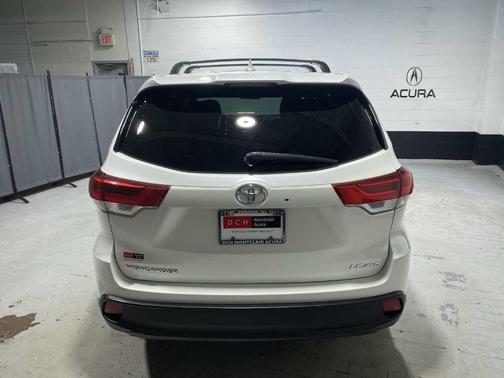 Blizzard Pearl 2019 Toyota Highlander LE Plus