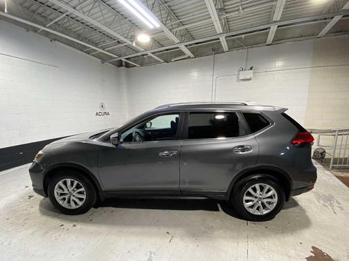 Gun Metallic 2017 Nissan Rogue SV
