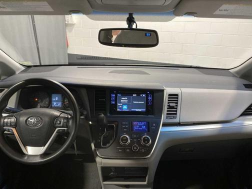 2015 Toyota Sienna LE