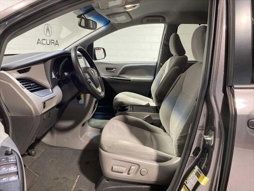 2015 Toyota Sienna LE