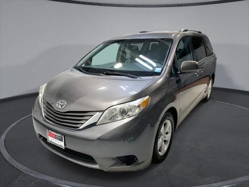 2015 Toyota Sienna LE