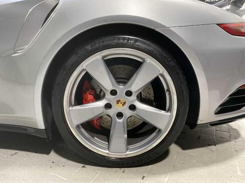 2017 Porsche 911 Turbo