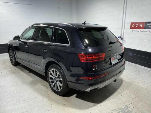 Orca Black Metallic 2019 Audi Q7 45 SE Premium Plus