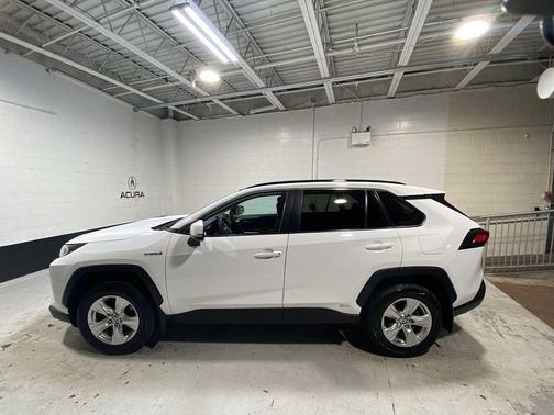 2021 Toyota RAV4 Hybrid XLE