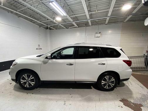 Glacier White 2019 Nissan Pathfinder S