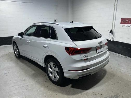 Glacier White Metallic 2019 Audi Q3 2.0T Premium