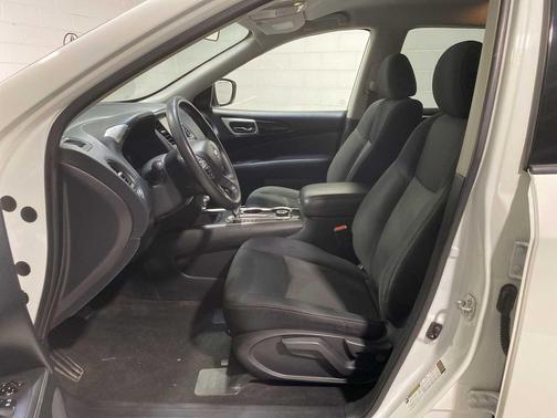 2020 Nissan Pathfinder S