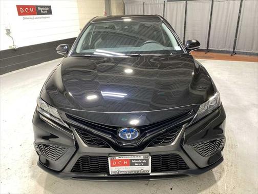 2024 Toyota Camry Hybrid SE