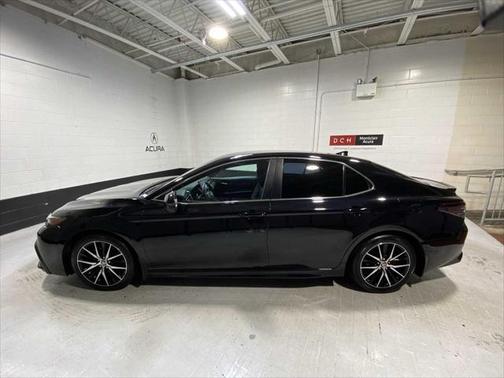 2024 Toyota Camry Hybrid SE