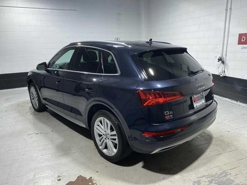 Moonlight Blue Metallic 2019 Audi Q5 2.0T Premium Plus