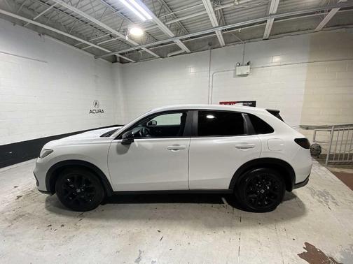 Platinum White Pearl 2025 Honda HR-V Sport