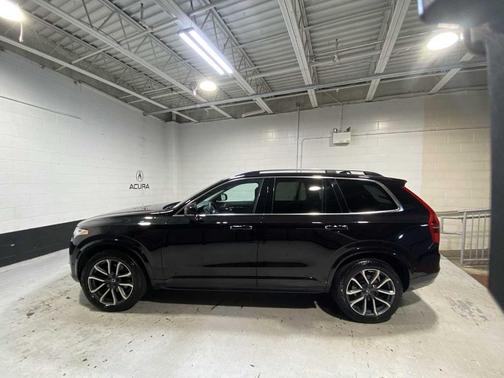 2019 Volvo XC90 T6 Momentum
