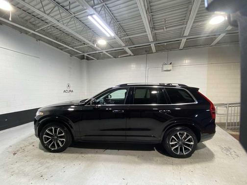 2019 Volvo XC90 T6 Momentum