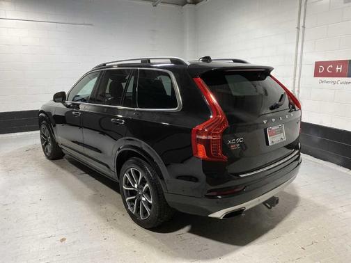 2019 Volvo XC90 T6 Momentum