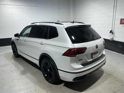 Opal White Pearl Effect 2024 Volkswagen Tiguan 2.0T SE R-Line Black