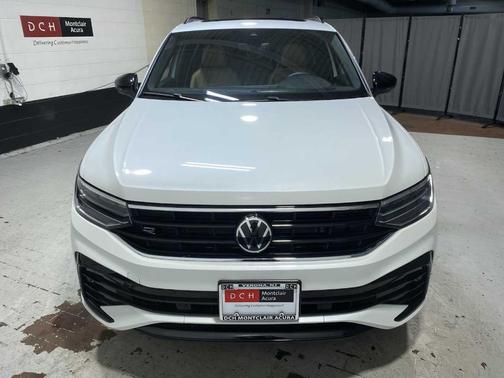 Opal White Pearl Effect 2024 Volkswagen Tiguan 2.0T SE R-Line Black