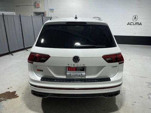 Opal White Pearl Effect 2024 Volkswagen Tiguan 2.0T SE R-Line Black