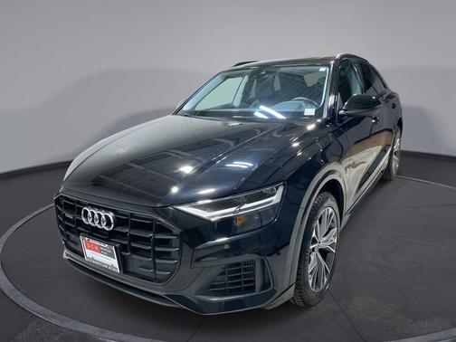 Orca Black Metallic 2020 Audi Q8 Premium