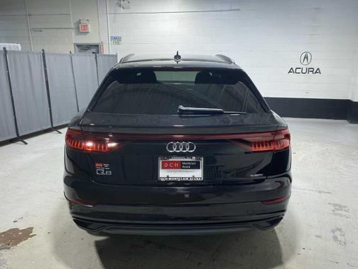 Orca Black Metallic 2020 Audi Q8 Premium