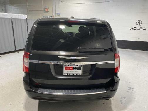 2015 Chrysler Town & Country Touring