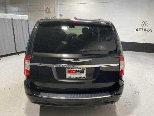 2015 Chrysler Town & Country Touring