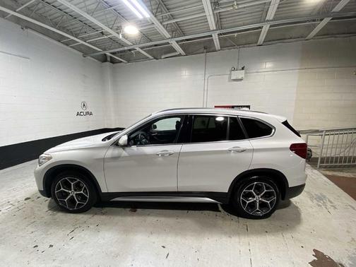 Mineral White Metallic 2018 BMW X1 xDrive28i