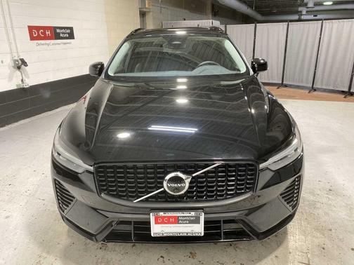 2023 Volvo XC60 B5 Plus Dark Theme