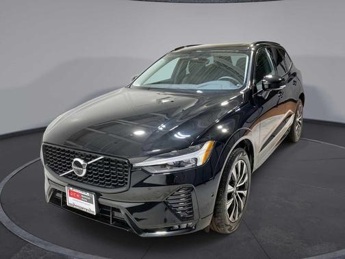 2023 Volvo XC60 B5 Plus Dark Theme