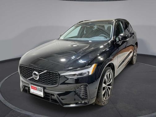 2023 Volvo XC60 B5 Plus Dark Theme