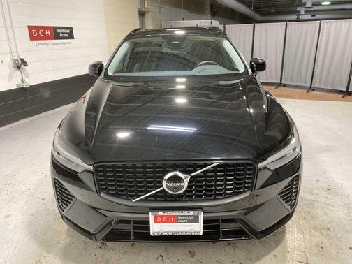 2023 Volvo XC60 B5 Plus Dark Theme