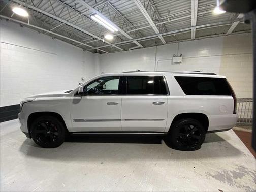 2018 Cadillac Escalade ESV Platinum