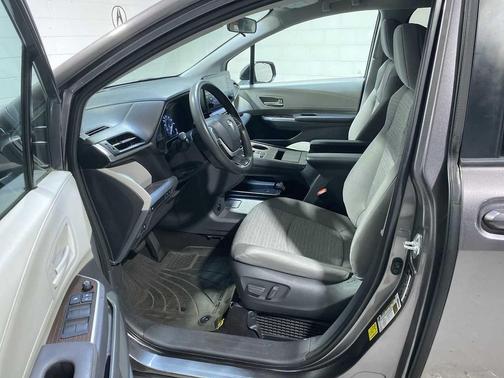 Predawn Gray Mica 2021 Toyota Sienna LE
