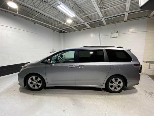 2011 Toyota Sienna SE