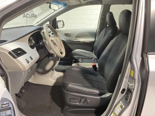 2011 Toyota Sienna SE