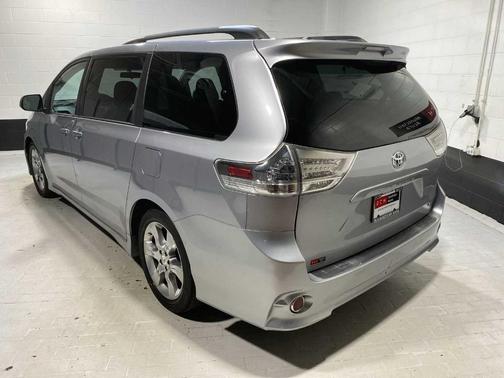 2011 Toyota Sienna SE