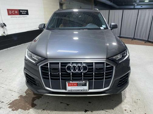 Samurai Gray Metallic 2021 Audi Q7 55 Premium Plus