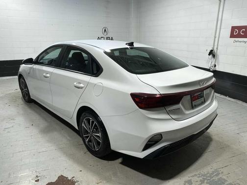 Snow White Pearl 2023 Kia Forte LXS