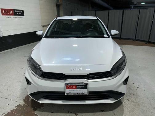 Snow White Pearl 2023 Kia Forte LXS