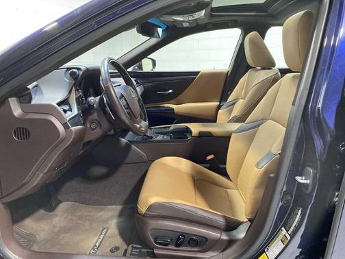 2021 Lexus ES 300h