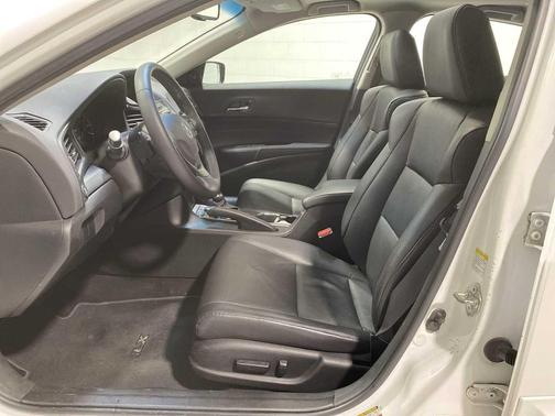 2013 Acura ILX 2.0L w/Premium Package
