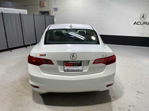 2013 Acura ILX 2.0L w/Premium Package