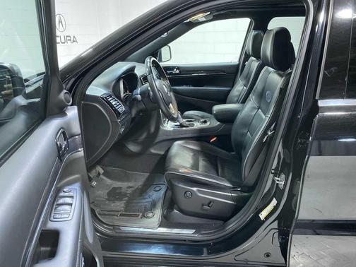 Diamond Black 2019 Jeep Grand Cherokee Overland